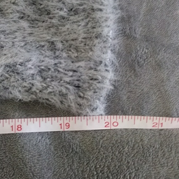 ❌SOLD❌NWT. Oversized Cardigan. - Picture 6 of 8